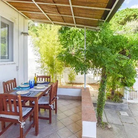 2 Bedroom Amazing Home In Staletti Stalettì